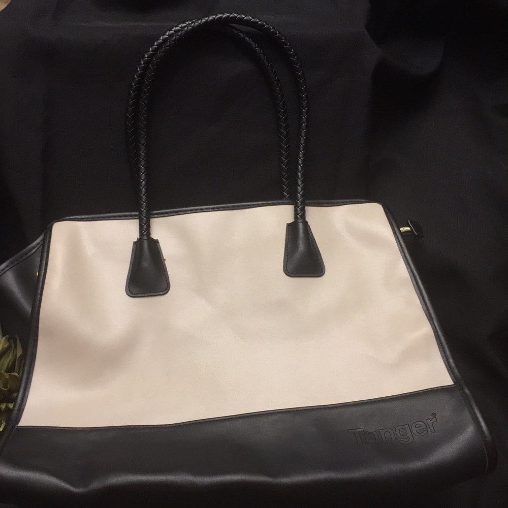 Tanger-Two tone purse, zipper closure